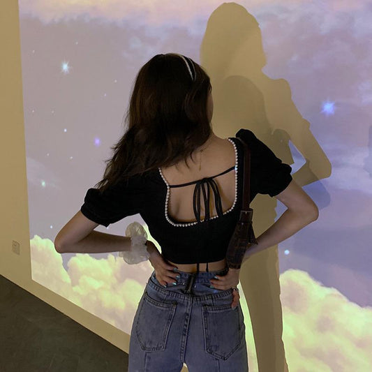 パフスリーブのブラックトップス ショート丈で可愛く S1514