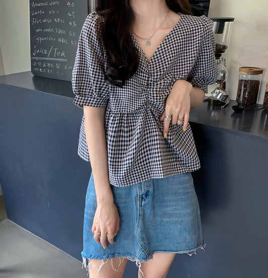 Vネックチェック柄のキュートなショートトップス S1641