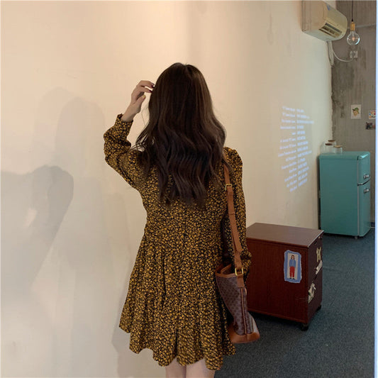 小花柄ミニワンピース キュートなデザイン S1810