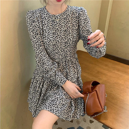 小花柄ミニワンピース キュートなデザイン S1810