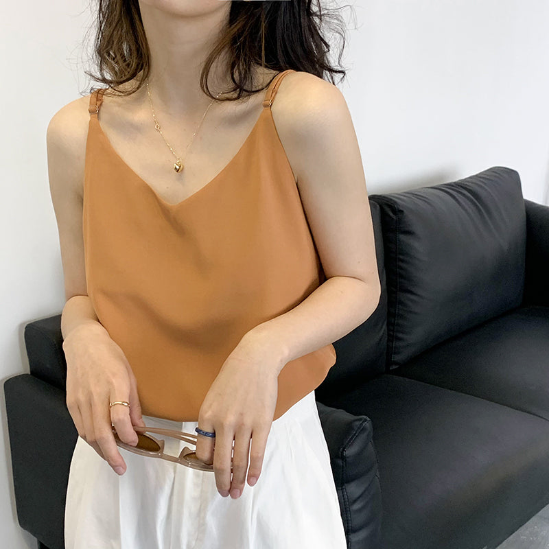 上質Vネックキャミ 大人可愛いデザイン S1469