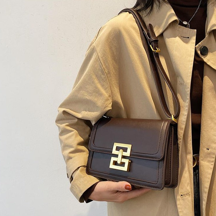 レトロなBOXショルダーバッグ♡大人可愛いデザイン S2819
