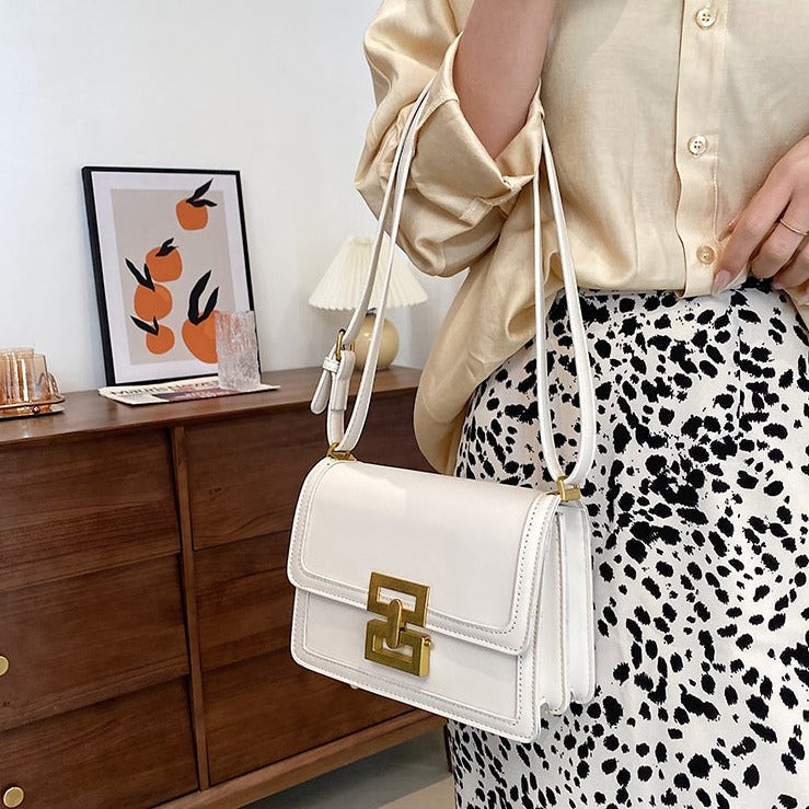 レトロなBOXショルダーバッグ♡大人可愛いデザイン S2819