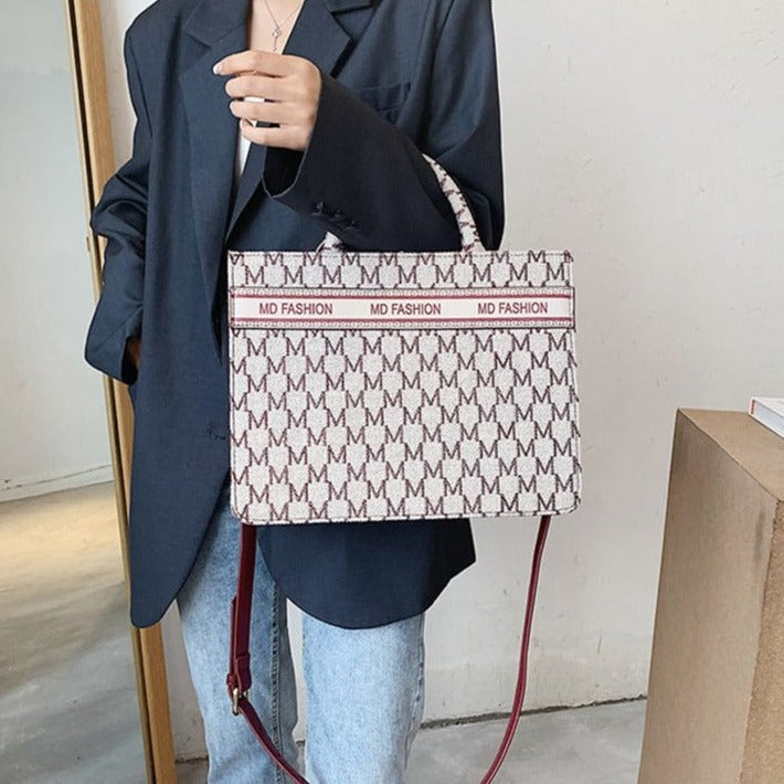 刺繍が可愛いトートバッグ S2739