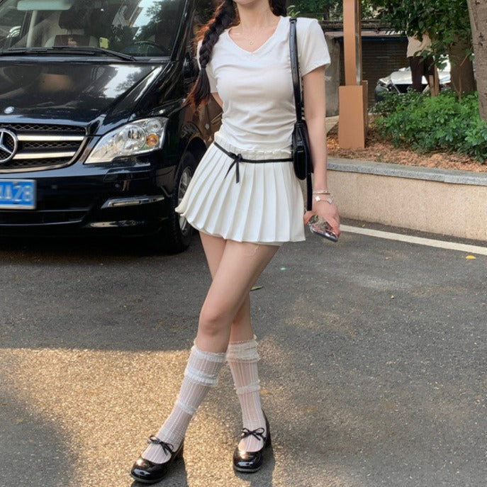 ベーシックVネックTシャツ シンプルで可愛いデザイン S1651