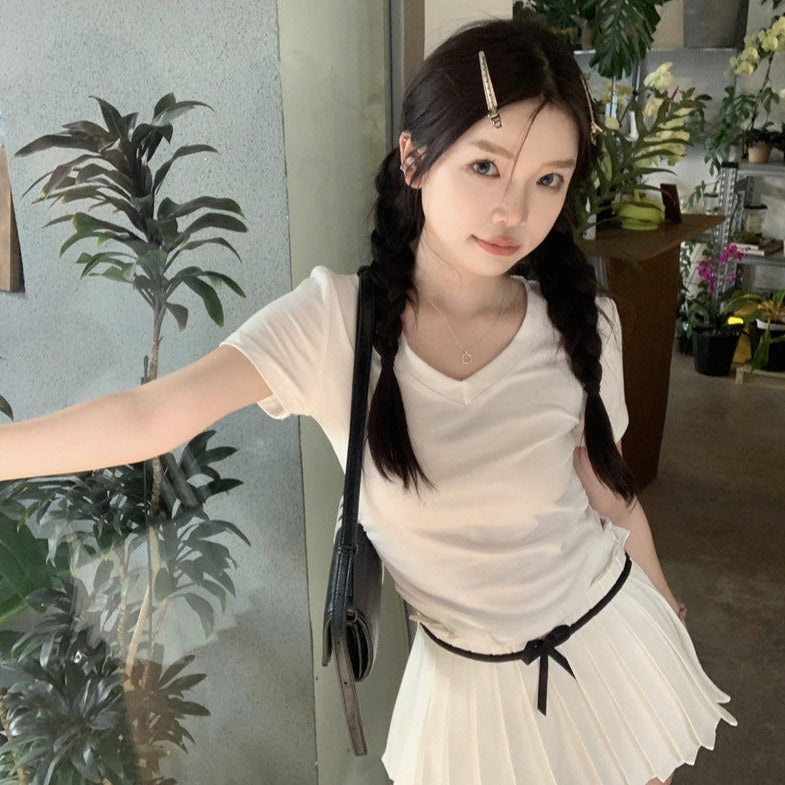 ベーシックVネックTシャツ シンプルで可愛いデザイン S1651