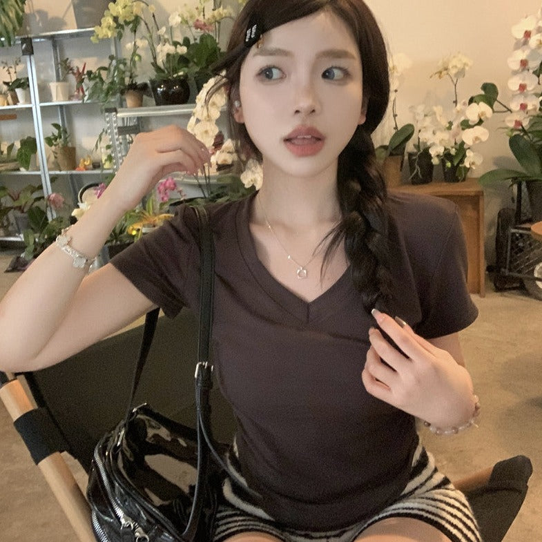 ベーシックVネックTシャツ シンプルで可愛いデザイン S1651