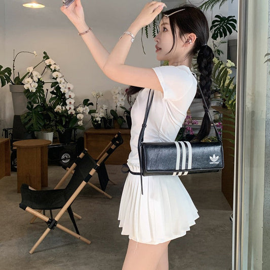 ベーシックVネックTシャツ シンプルで可愛いデザイン S1651