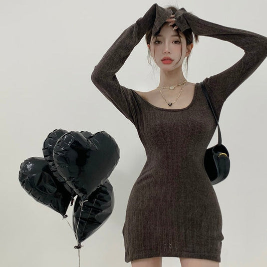 Uネックタイトワンピース 〜大人可愛いデザイン〜 S1237