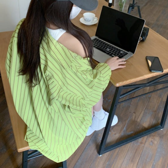 ボーダーオーバーサイズシャツ ルーズシルエットで華奢見え S1734