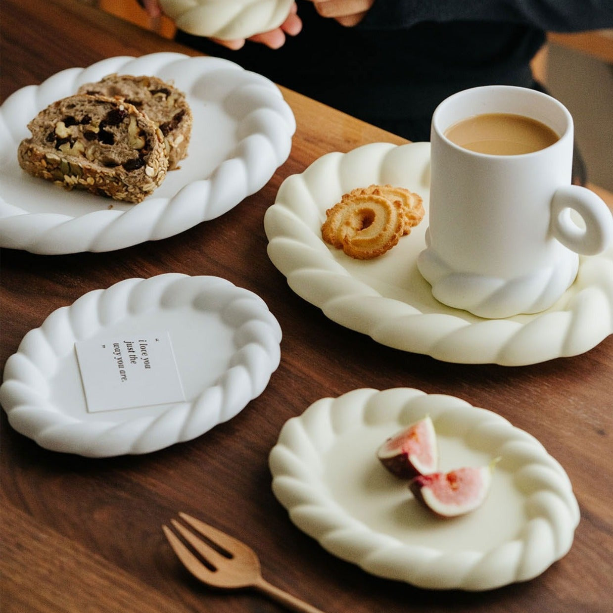 ねじれデザイン食器3点セット♡おしゃれで使いやすい S2073