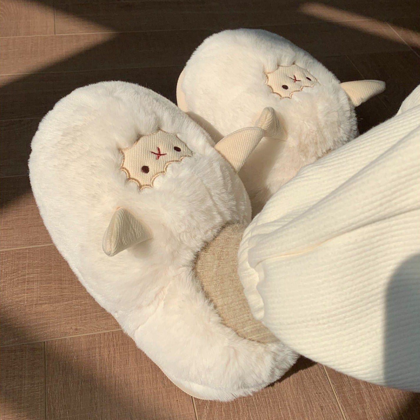 ひつじのふわもこルームシューズ♡ S2029