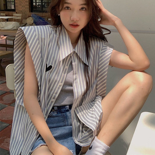 ノースリーブストライプブラウス スクエアシルエットで新鮮な着こなし S1610