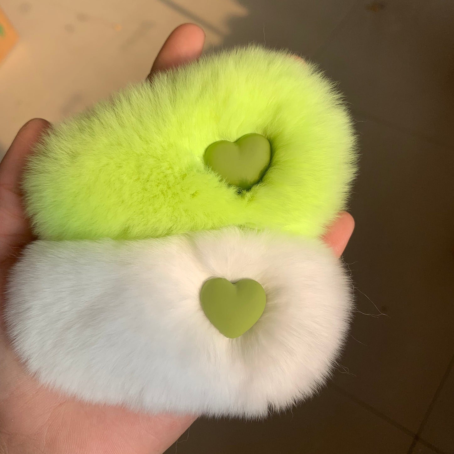 ふわふわハートのヘアクリップ♡大人可愛いアクセサリー S1124
