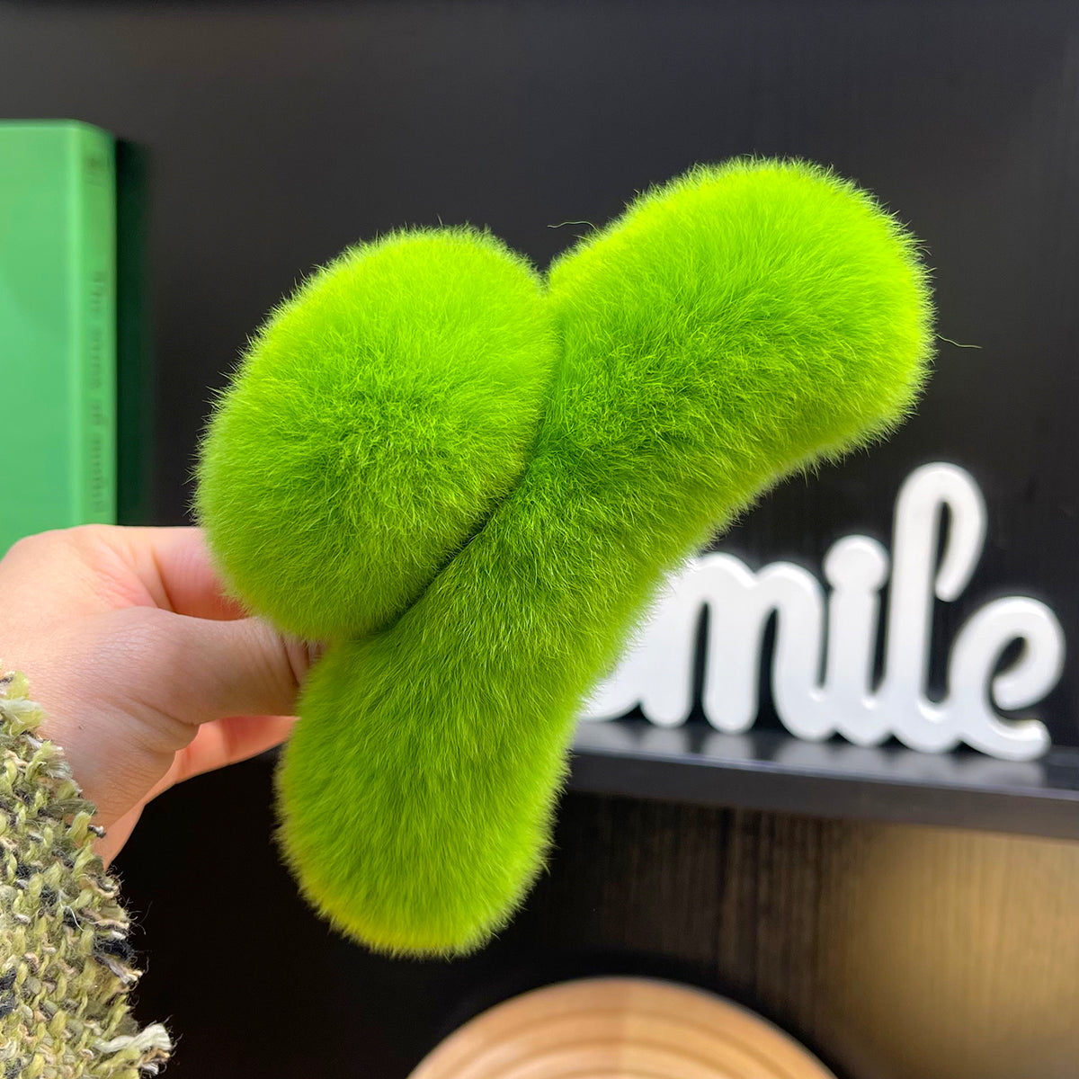 ふわふわリアルファーグリーンヘアクリップ♡冬コーデにぴったり S1126