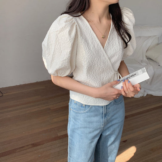 エンボスガーリーブラウス パフスリーブで大人可愛い S1635