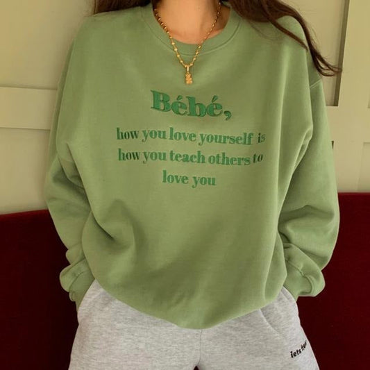 大人可愛い刺繍ロゴスウェット♡ダボッと着こなし S2627