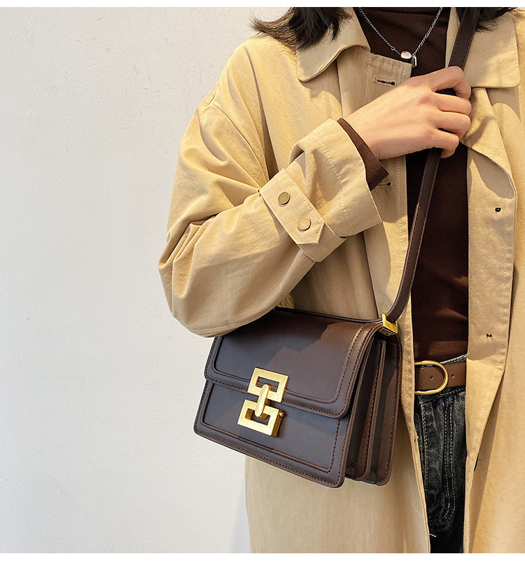 レトロなBOXショルダーバッグ♡大人可愛いデザイン S2819
