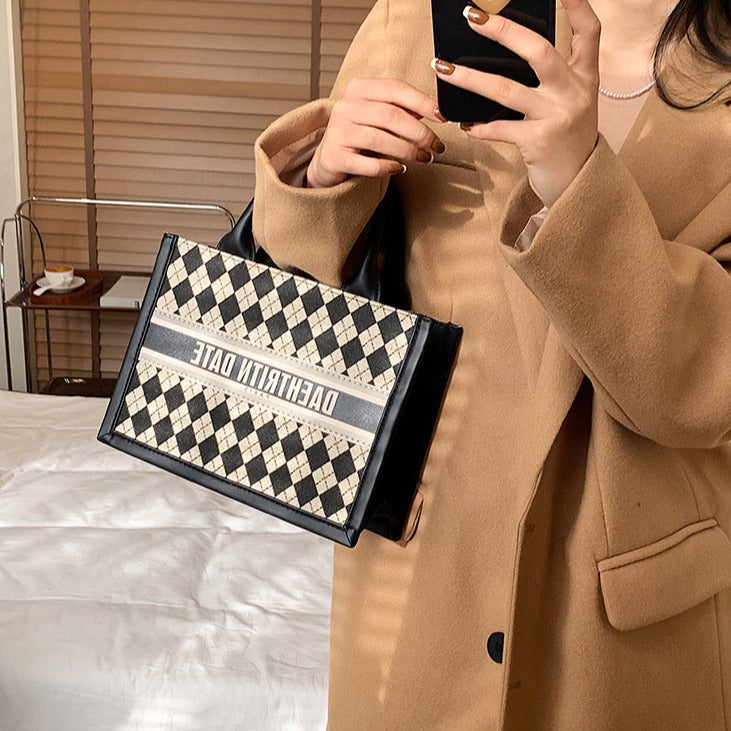 刺繍が可愛いトートバッグ S2136