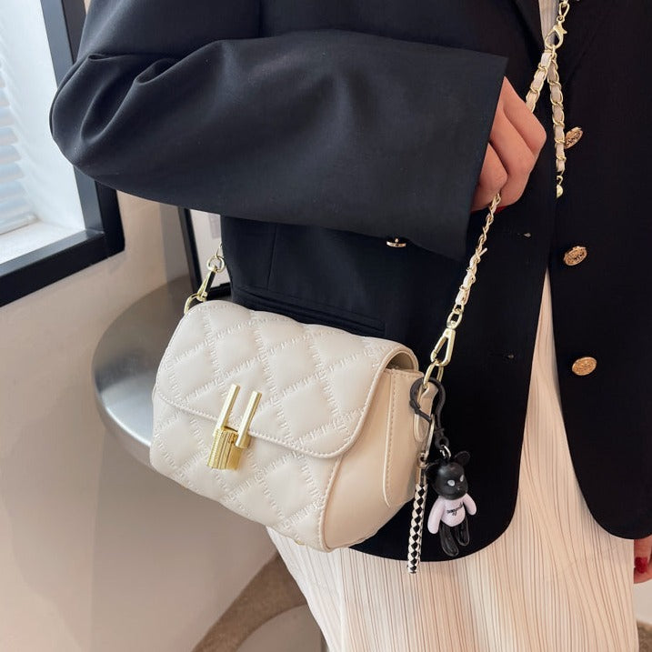 フェイクレザーチェーンショルダーバッグ♡大人可愛いデザイン S2127