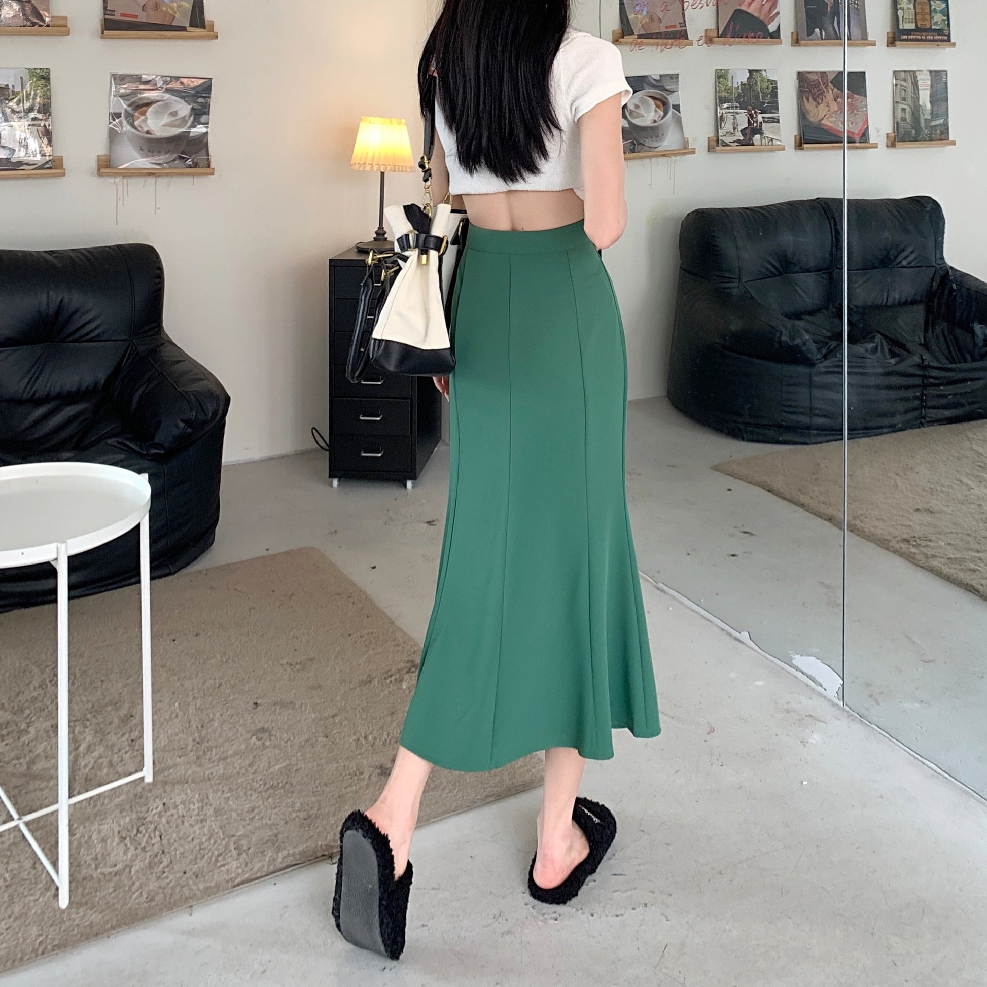 シンプルマーメイドスカートで大人可愛いスタイル S2347