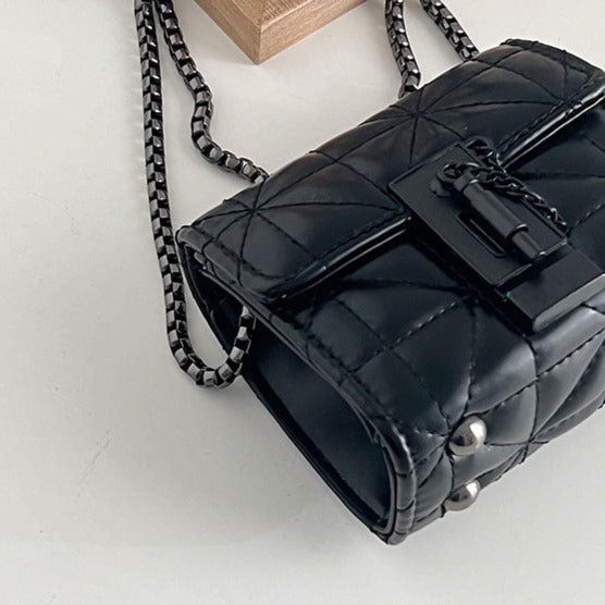 ブラックチェーンミニバッグ♡ミニウォレット風で大人可愛い S2208